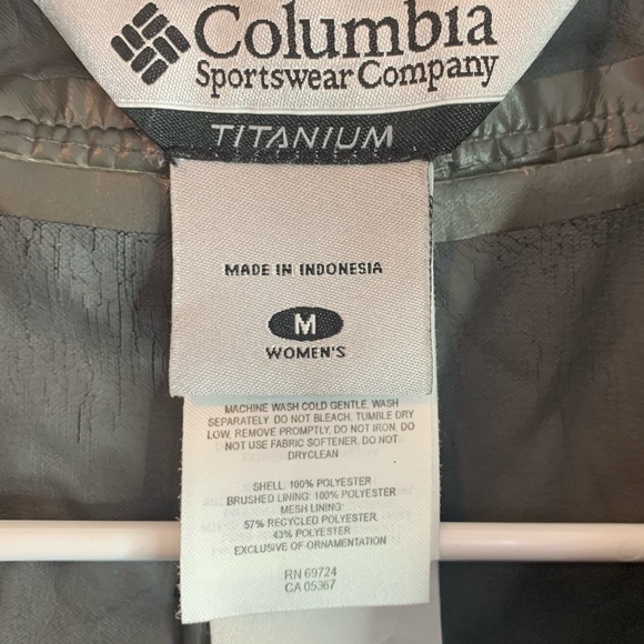 Columbia Black Titanium Omni-Tech Jacket - Picture 3 of 12